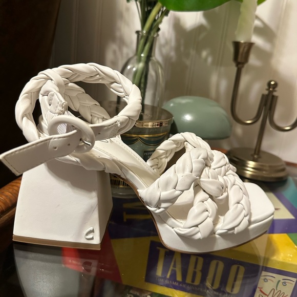 Circus NY Sandal - Picture 2 of 3